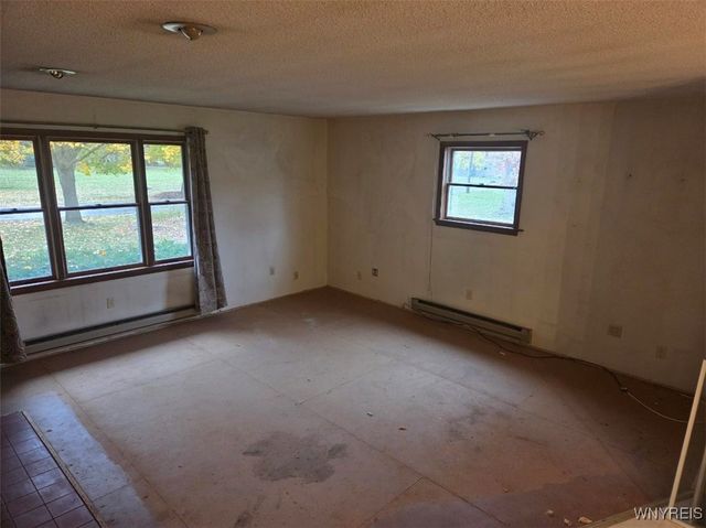 185 Center Street, Lockport City, NY 14094