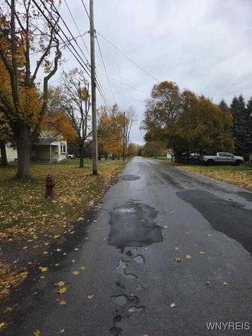 185 Center Street, Lockport City, NY 14094