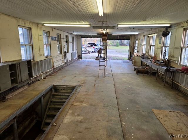 185 Center Street, Lockport City, NY 14094