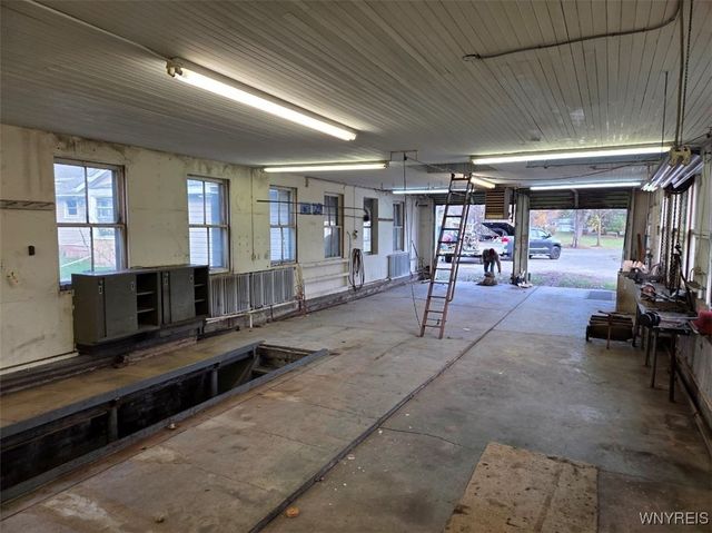 185 Center Street, Lockport City, NY 14094