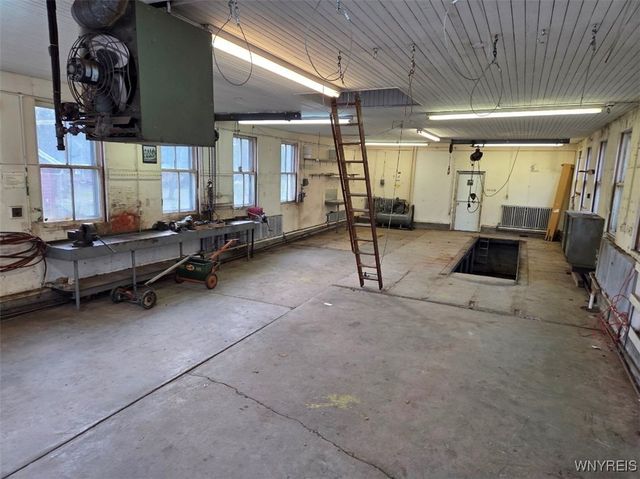 185 Center Street, Lockport City, NY 14094