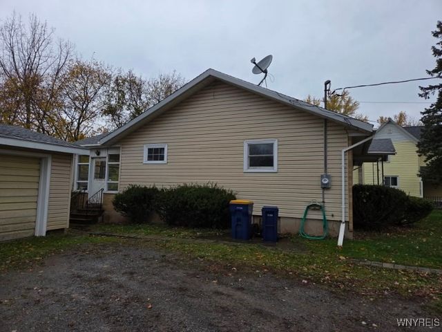 185 Center Street, Lockport City, NY 14094