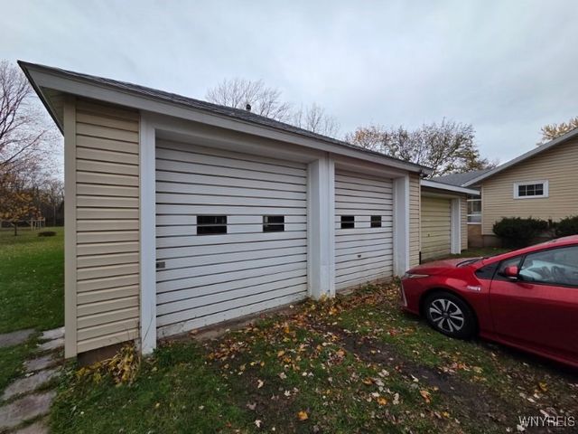 185 Center Street, Lockport City, NY 14094