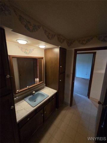 185 Center Street, Lockport City, NY 14094