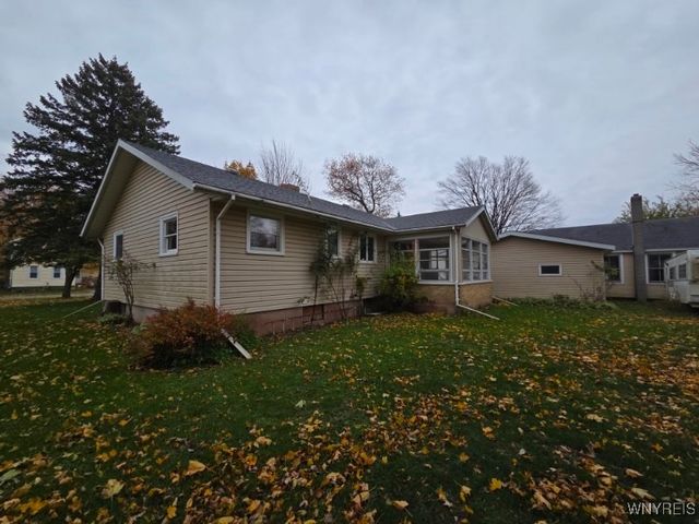 185 Center Street, Lockport City, NY 14094