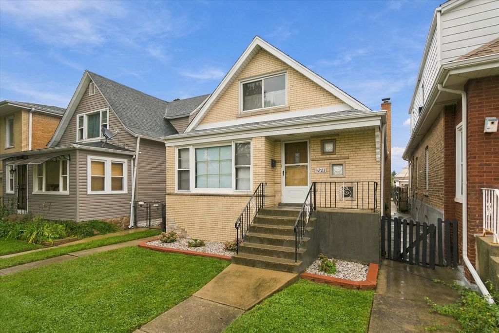 6221 S Tripp Avenue, Chicago, IL 60629 — photo 2