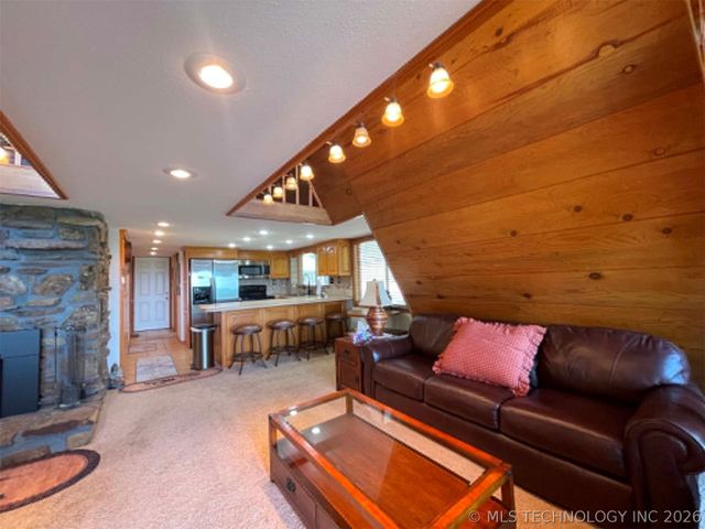 18243 W Running Springs Road, Park Hill, OK 74451