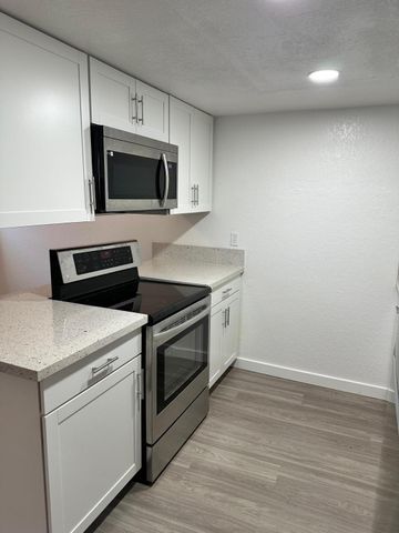 16801 N 26th Street 17, Phoenix, AZ 85032