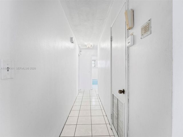 811 NW 112th St, Miami, FL 33168