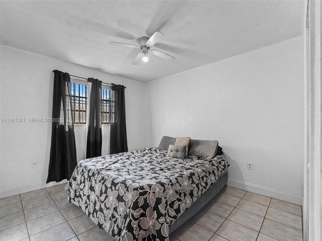 811 NW 112th St, Miami, FL 33168