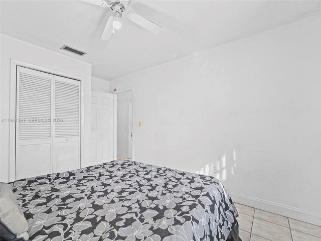 811 NW 112th St, Miami, FL 33168