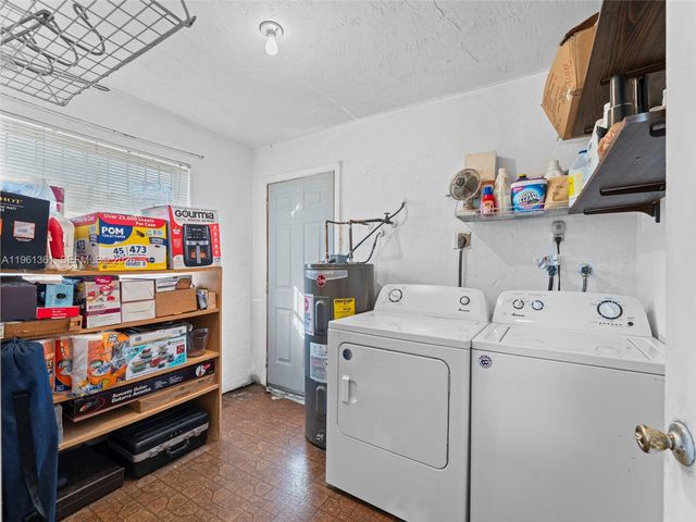 811 NW 112th St, Miami, FL 33168