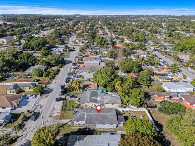 811 NW 112th St, Miami, FL 33168