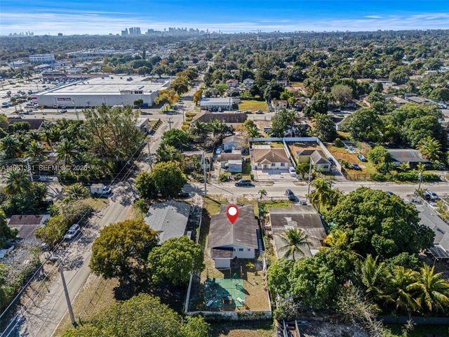 811 NW 112th St, Miami, FL 33168