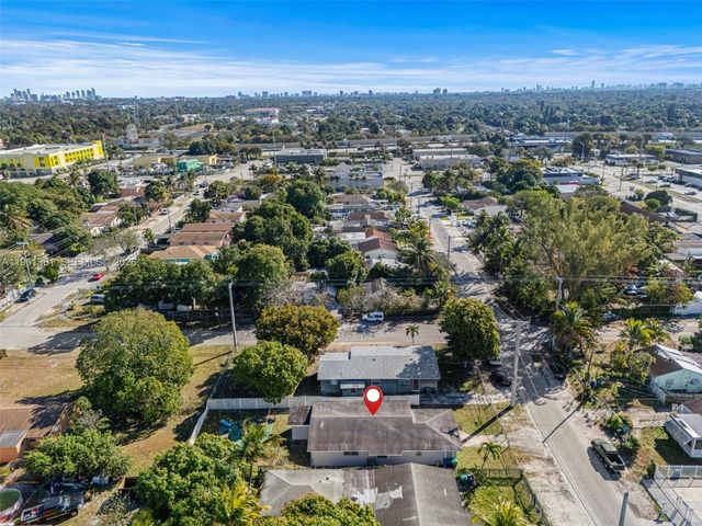 811 NW 112th St, Miami, FL 33168
