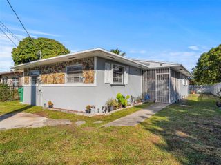 811 NW 112th St, Miami, FL 33168