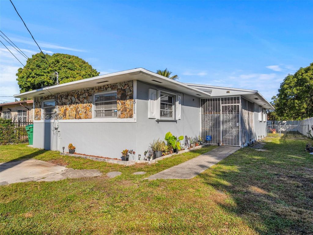 811 NW 112th St, Miami, FL 33168