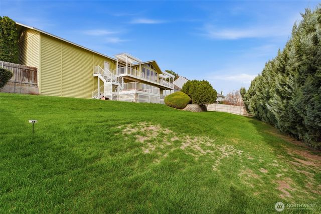 2623 S Kellog Street, Kennewick, WA 99338