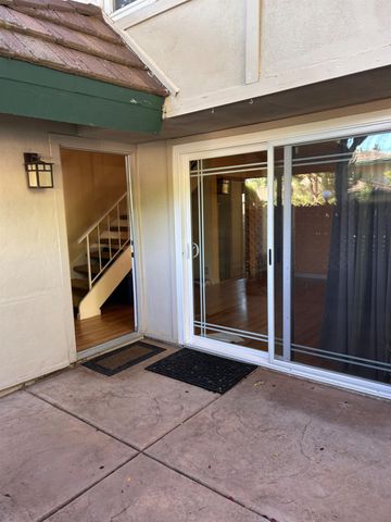 506 Roundtree Ct, Sacramento, CA 95831