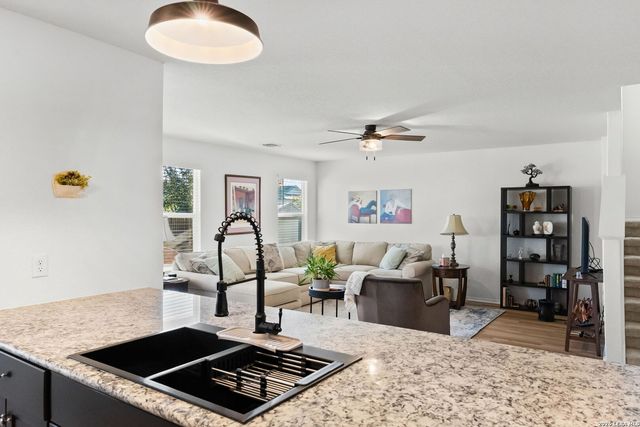 15555 Crimson Topaz, San Antonio, TX 78253