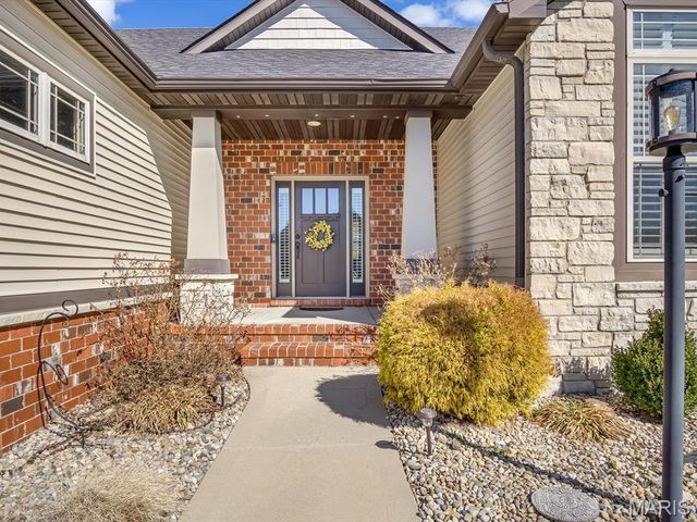 7353 Providence Drive, Edwardsville, IL 62025