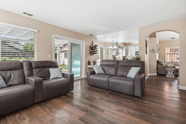 102 Henry Ct, Tracy, CA 95376