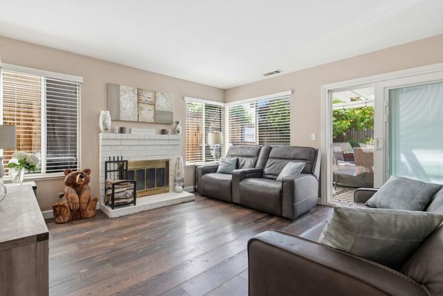 102 Henry Ct, Tracy, CA 95376