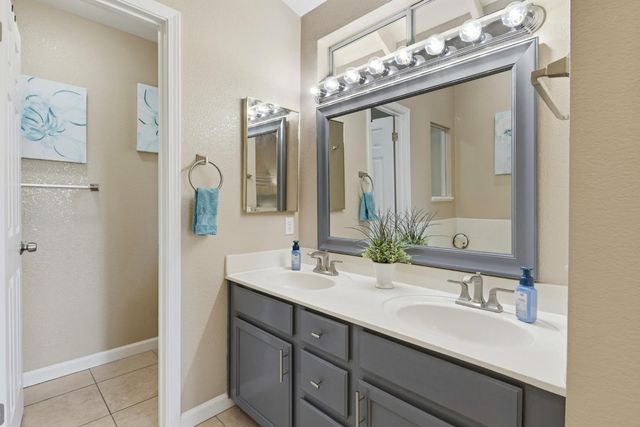 102 Henry Ct, Tracy, CA 95376