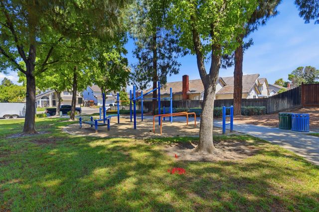 102 Henry Ct, Tracy, CA 95376