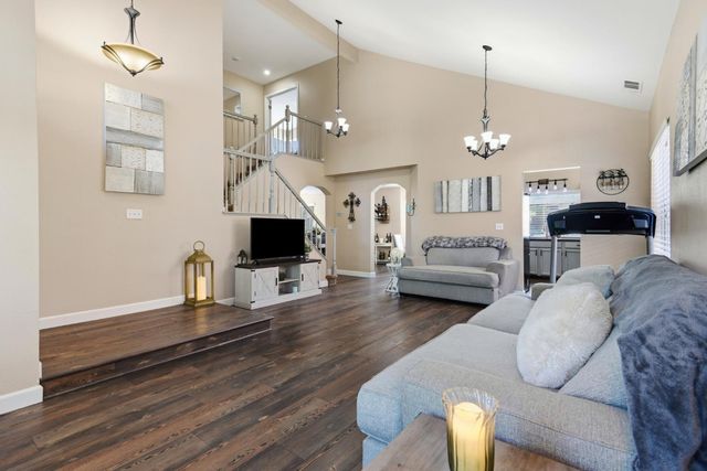 102 Henry Ct, Tracy, CA 95376