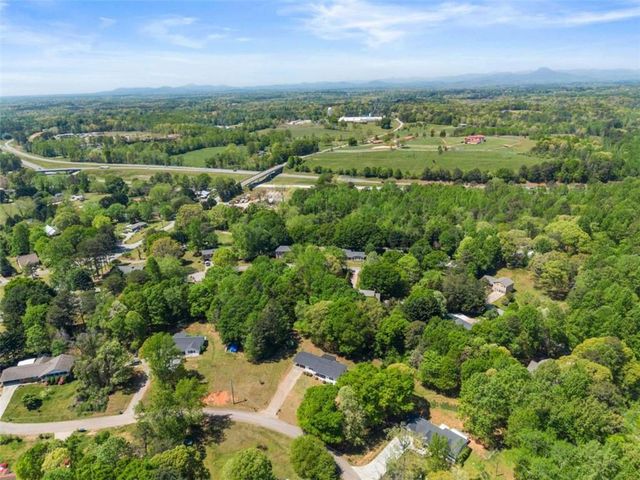217 Quail Trail, Cornelia, GA 30531