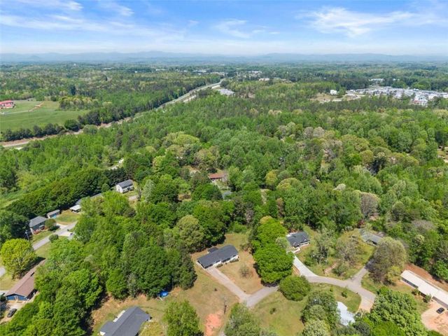 217 Quail Trail, Cornelia, GA 30531