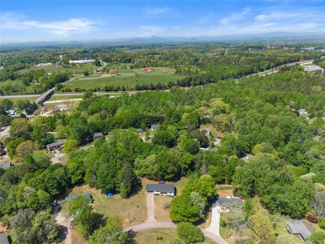 217 Quail Trail, Cornelia, GA 30531