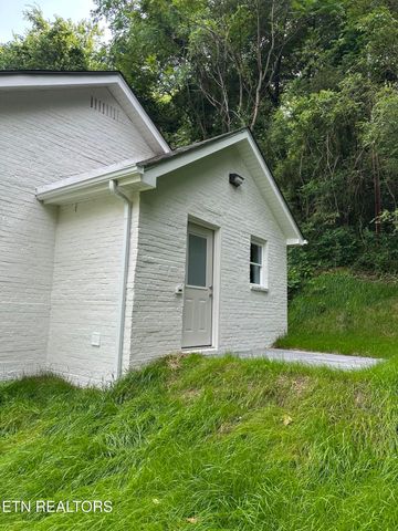 573 Briceville Hwy, Rocky Top, TN 37769