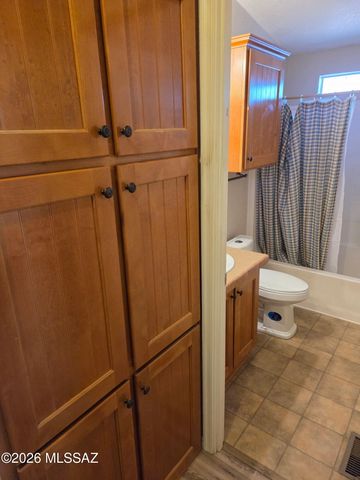 5756 W Flying M Street, Tucson, AZ 85713