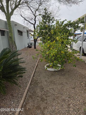 5756 W Flying M Street, Tucson, AZ 85713