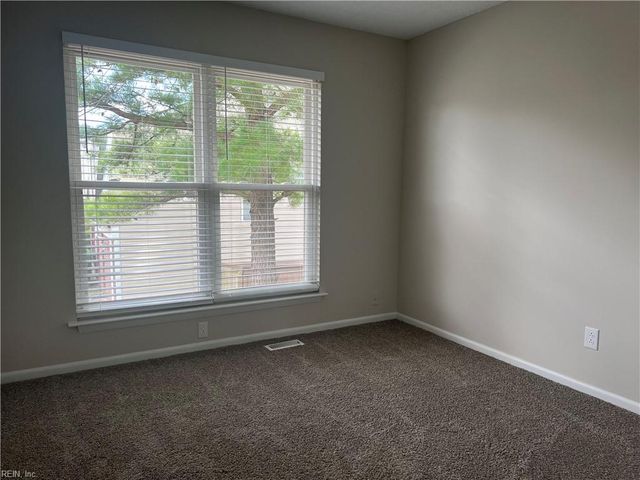 600 Hustings Court LN, Virginia Beach, VA 23452