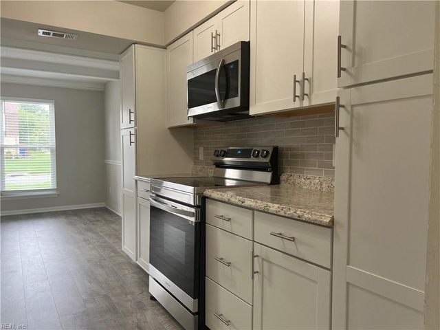 600 Hustings Court LN, Virginia Beach, VA 23452