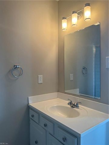 600 Hustings Court LN, Virginia Beach, VA 23452