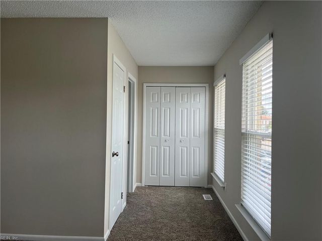 600 Hustings Court LN, Virginia Beach, VA 23452