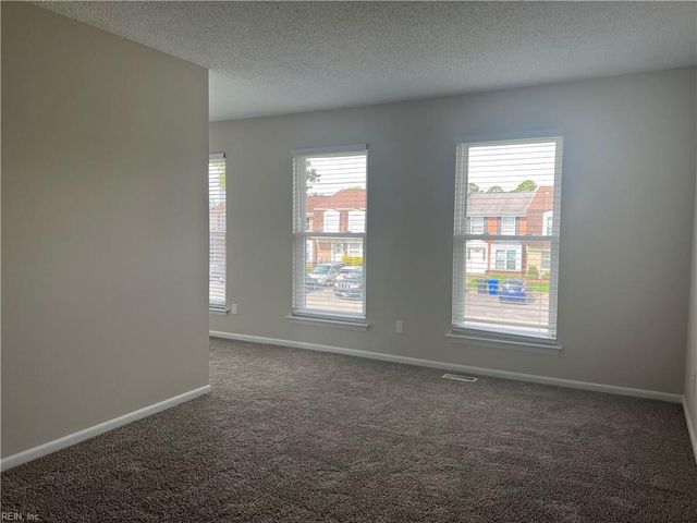 600 Hustings Court LN, Virginia Beach, VA 23452