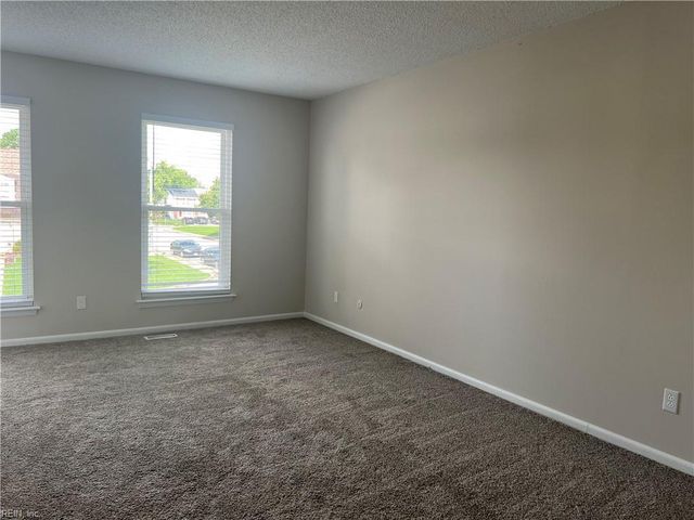 600 Hustings Court LN, Virginia Beach, VA 23452