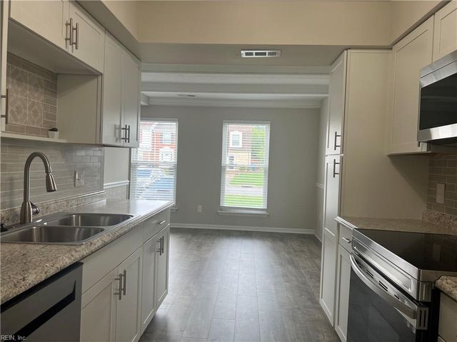 600 Hustings Court LN, Virginia Beach, VA 23452