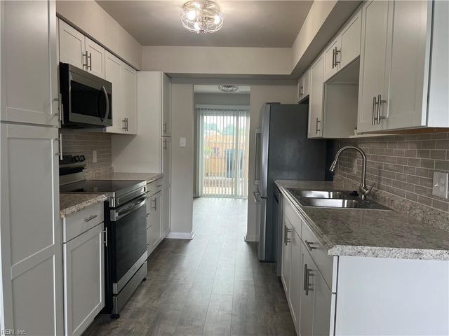 600 Hustings Court LN, Virginia Beach, VA 23452
