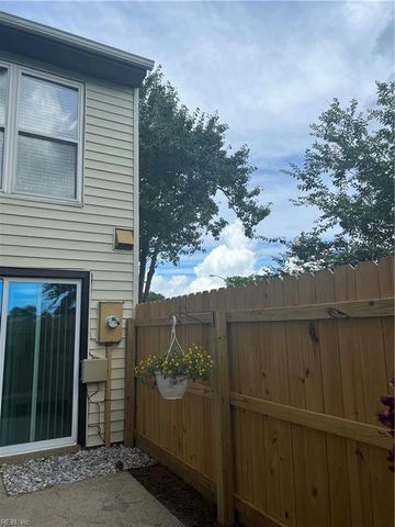 600 Hustings Court LN, Virginia Beach, VA 23452