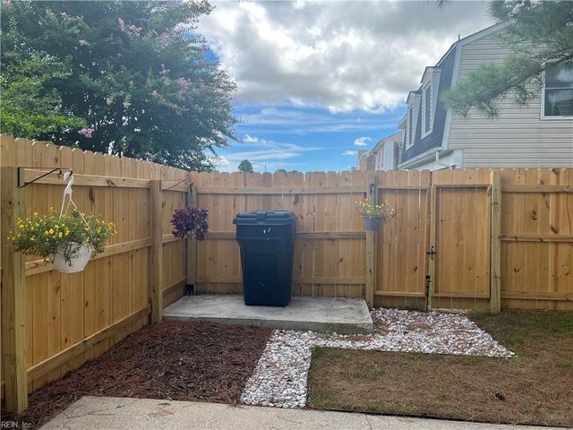 600 Hustings Court LN, Virginia Beach, VA 23452