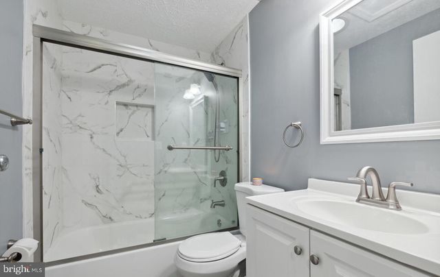 1679 FIELDTHORN DR, Reston, VA 20194