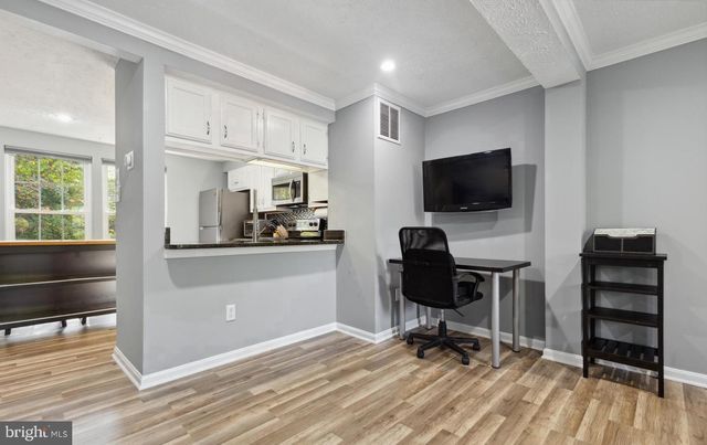 1679 FIELDTHORN DR, Reston, VA 20194