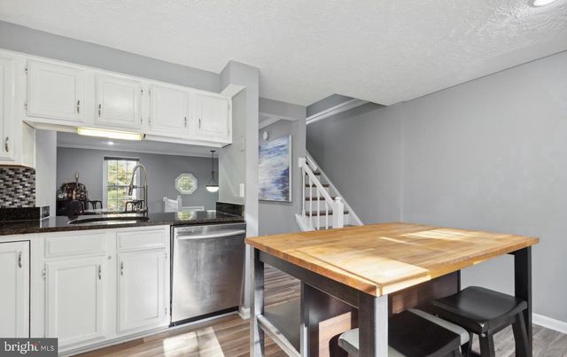 1679 FIELDTHORN DR, Reston, VA 20194