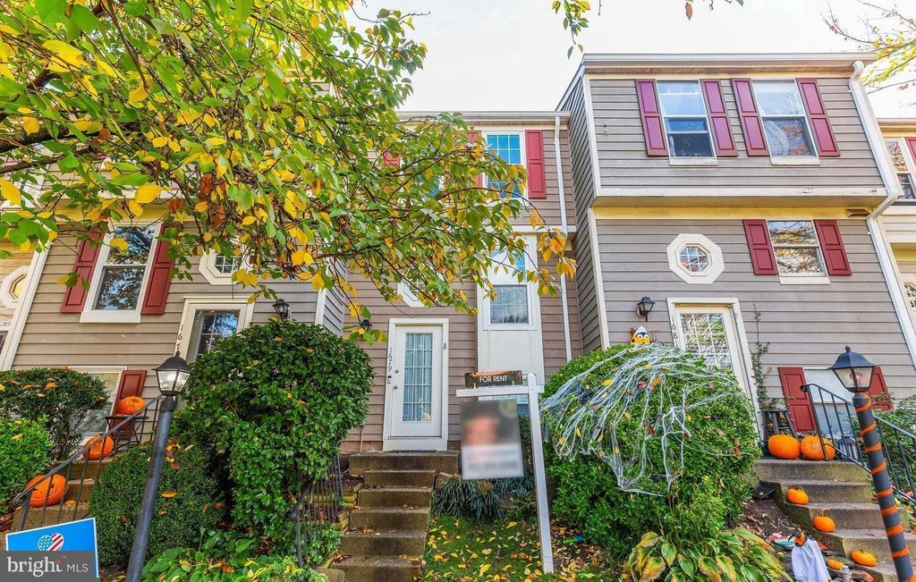 1679 FIELDTHORN DR, Reston, VA 20194